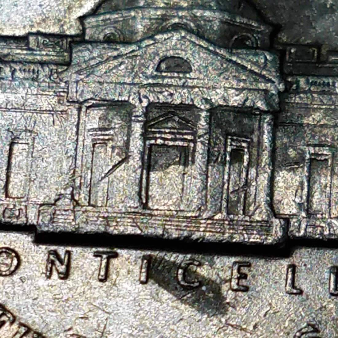 1995-P-Jefferson-Raised-Angled-Lines-Between-I-And-C-In-Monticello